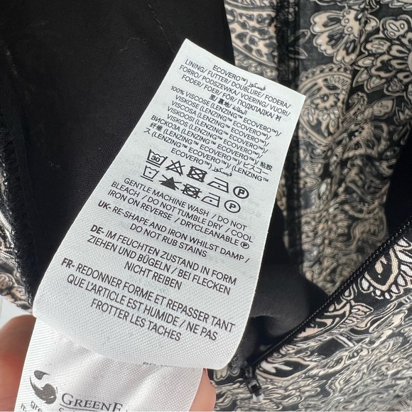 Boden Tie Neck Keyhole Jumpsuit 4 Regular - Picture 9 of 12